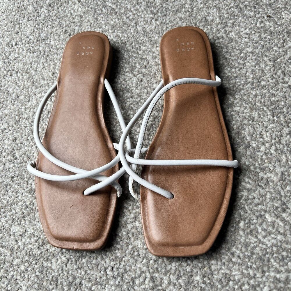 A New Day‎ Sandals Sz 7 White Strappy Toe Loop Flip Flop Summer